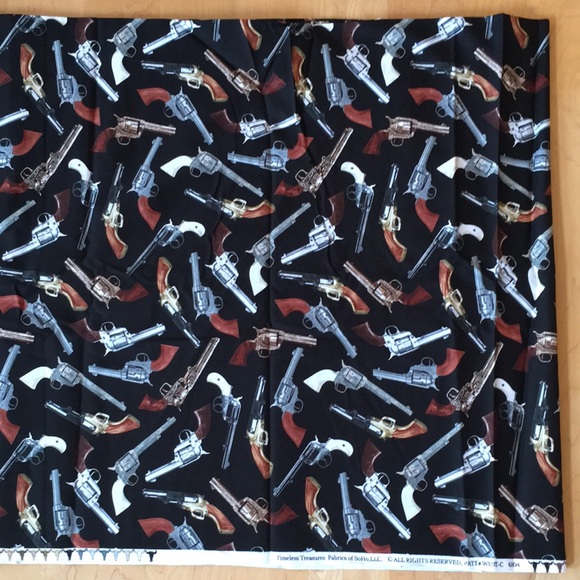 Revolver / Pistol / Gun Print Quilting Fabric - Picture 8 of 11